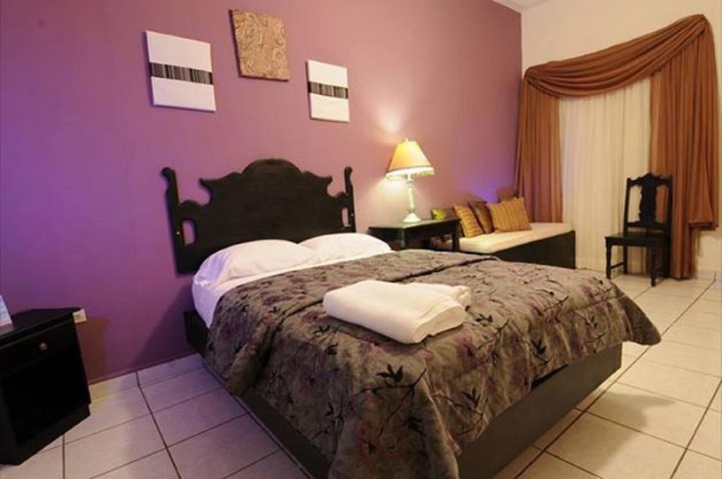 Uw Oasis Hotel La Ceiba Kültér fotó